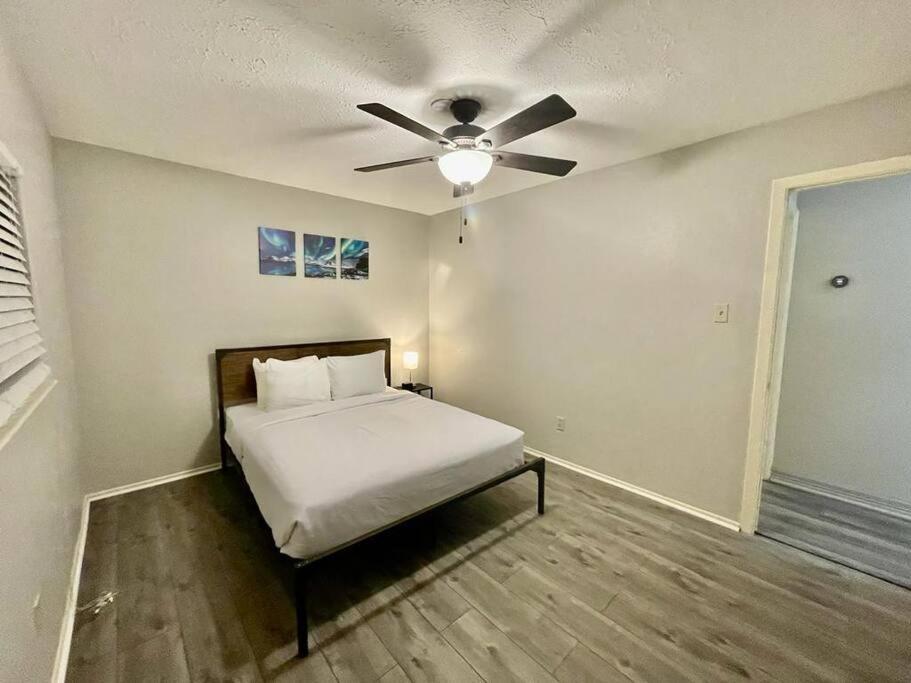 3 Bedroom Entire Home - Centrally Located In Katy, Texas Extérieur photo