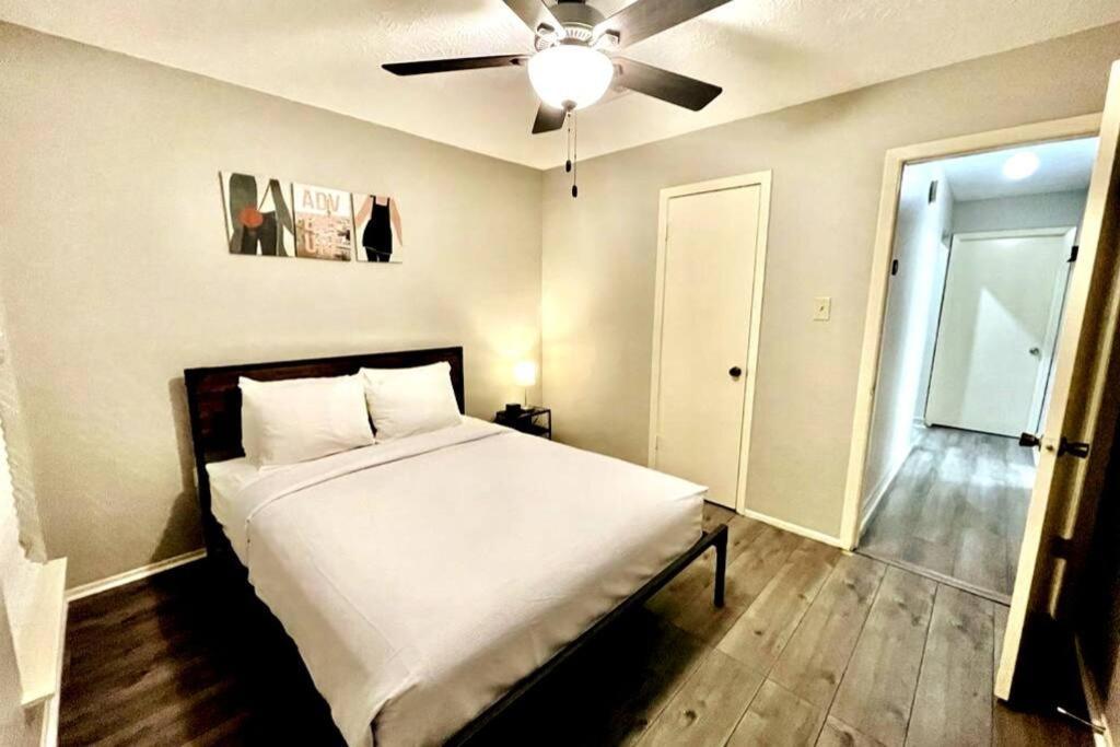 3 Bedroom Entire Home - Centrally Located In Katy, Texas Extérieur photo