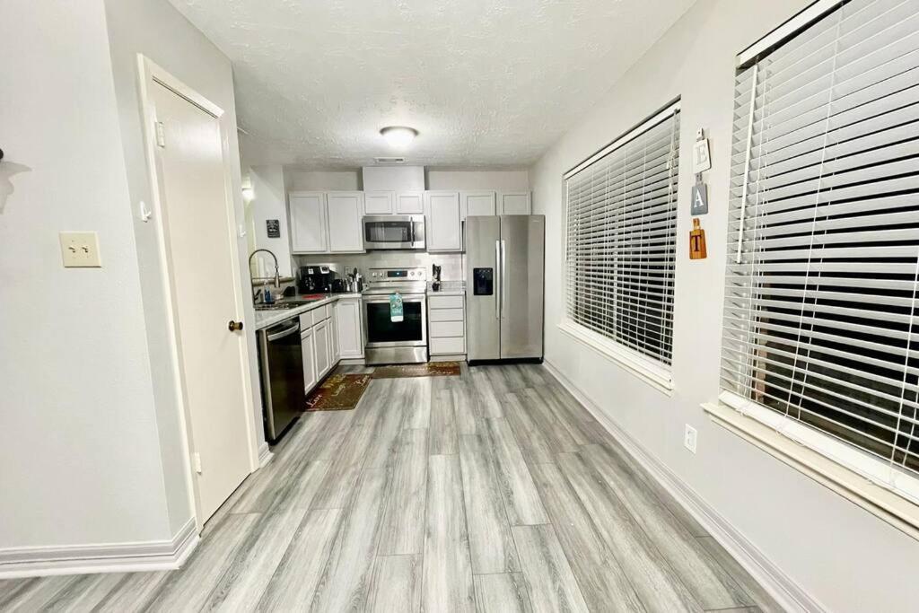 3 Bedroom Entire Home - Centrally Located In Katy, Texas Extérieur photo