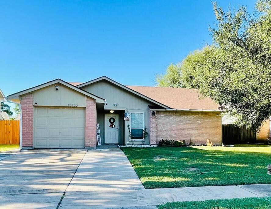 3 Bedroom Entire Home - Centrally Located In Katy, Texas Extérieur photo